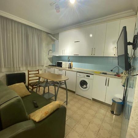 Apartment Ge Zvezda Batoemi Buitenkant foto