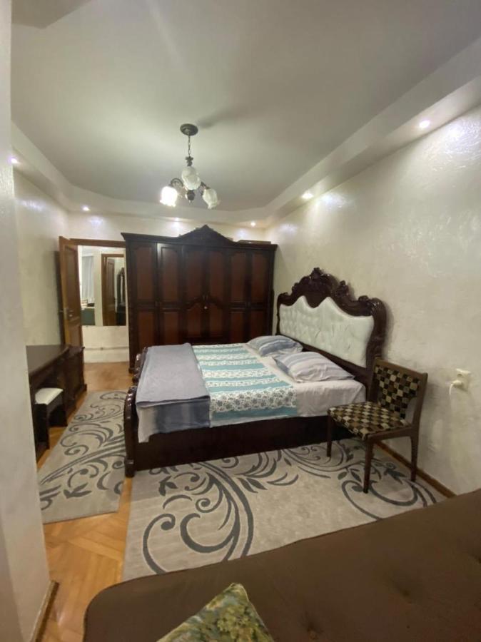 Apartment Ge Zvezda Batoemi Buitenkant foto
