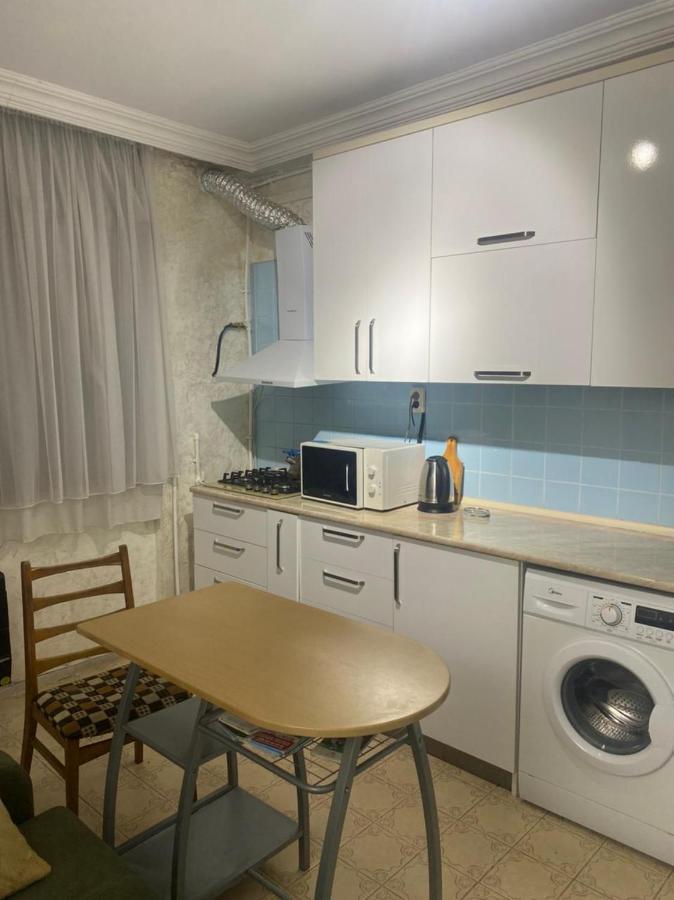Apartment Ge Zvezda Batoemi Buitenkant foto