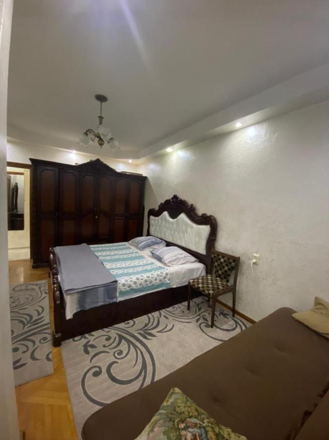 Apartment Ge Zvezda Batoemi Buitenkant foto