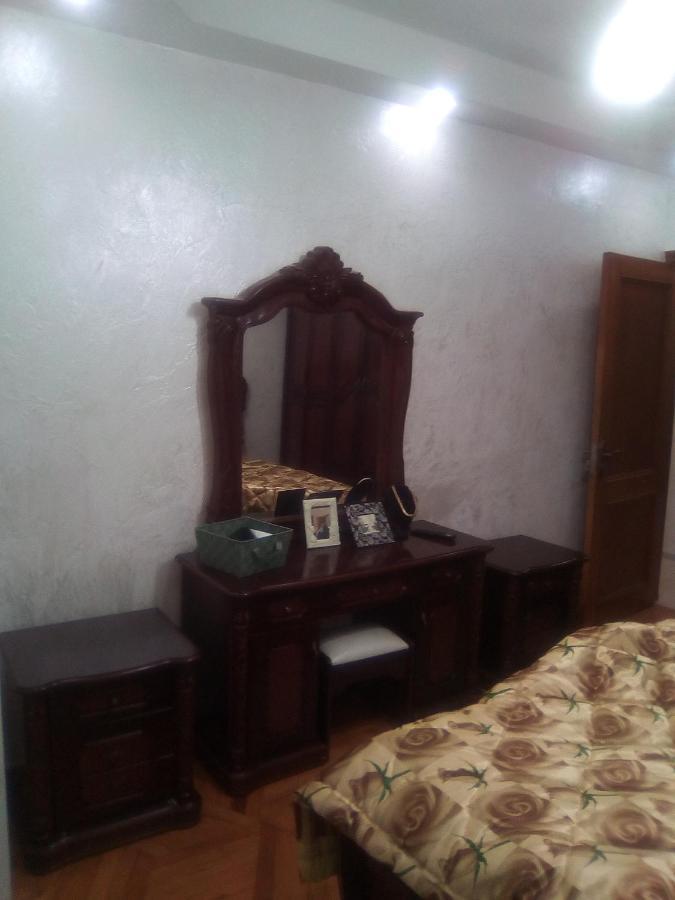 Apartment Ge Zvezda Batoemi Buitenkant foto