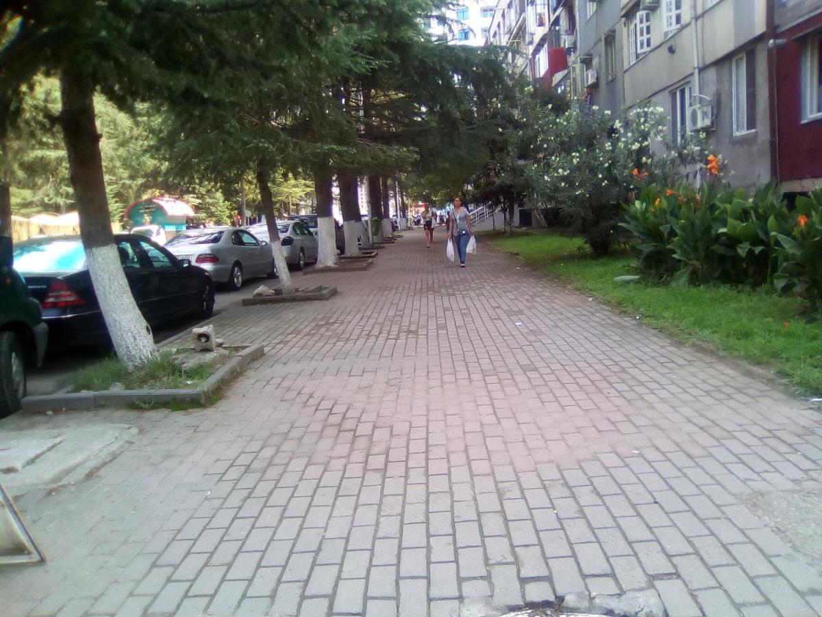 Apartment Ge Zvezda Batoemi Buitenkant foto